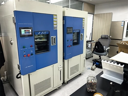 L'industria LIB installa una camera per test di temperatura e umidità per USTC