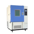 In che modo l'ossigeno influisce sul test di invecchiamento dei materiali?